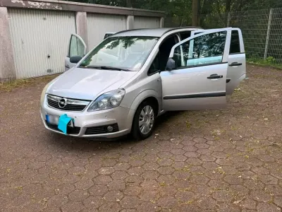 Gebraucht Opel Zafira 2011 Silber Van / Kleinbus