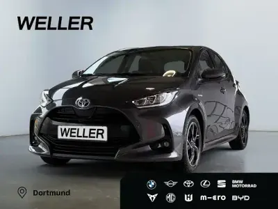 Gebraucht Toyota Yaris Hybrid Club 116 PS (85 kW) 2020 Grau Kleinwagen