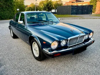 Gebraucht Jaguar XJ12 295 PS (216 kW) 1989 Blau Limousine