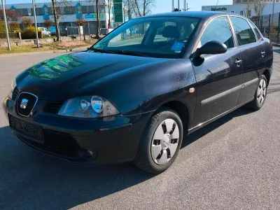Używany Seat Cordoba 86 KM (63 kW) 2009 Czarny Sedan/Limuzyna