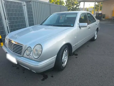 Gebraucht Mercedes E280 Avantgarde 193 PS (141 kW) 1996 Silber Limousine