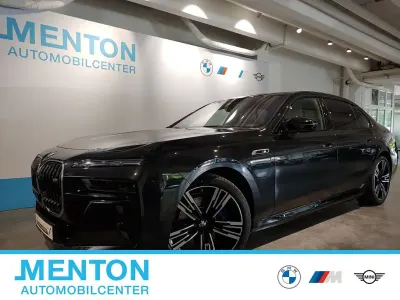 Gebraucht BMW M760e Executive 571 PS (419 kW) 2023 Schwarz Limousine