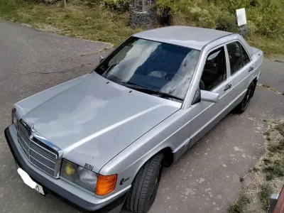 Gebraucht Mercedes 190 160 PS (117 kW) 1992 Silber Limousine