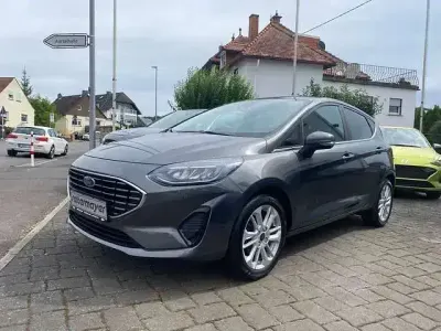 Gebraucht Ford Fiesta Titanium 101 PS (74 kW) 2022 Magneticgrau (metallic) Kleinwagen