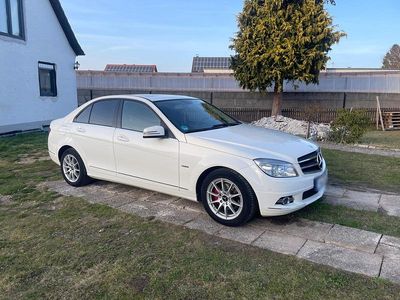 Gebraucht Mercedes C180 156 PS (114 kW) 2010 Weiß Limousine