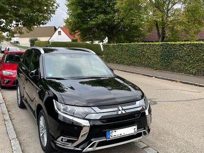 Gebraucht Mitsubishi Outlander P-HEV Top 224 PS (164 kW) 2021 Schwarz SUV