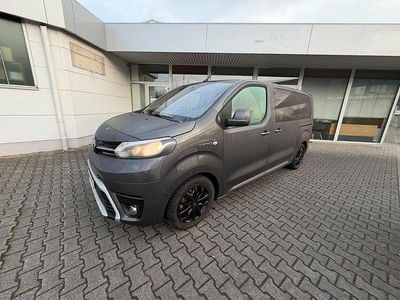 Grau Gebraucht 2021 Toyota Proace Verso Team Kombi | 28.900 € (Fairer Preis)