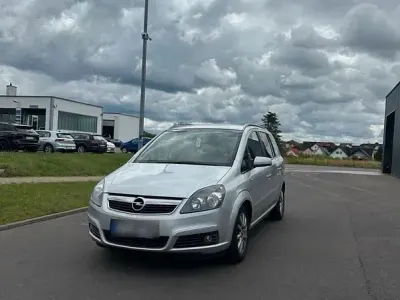 Gebraucht Opel Zafira Cosmo 140 PS (102 kW) 2005 Silber Van / Kleinbus