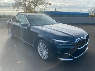 Gebraucht BMW 745e Luxury Line 286 PS (210 kW) 2019 Blau Limousine