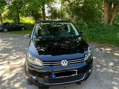 Gebraucht VW Touran Match 105 PS (77 kW) 2012 Schwarz Van / Kleinbus