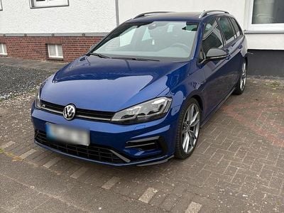 Blau Gebraucht 2018 VW Golf VII R Kombi | 26.000 €