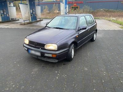 Usata VW Golf III 90 CV (66 kW) 1992 Blu Utilitaria