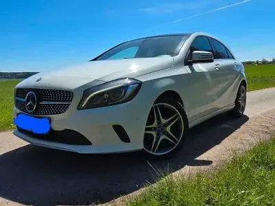 Gebraucht Mercedes A180 AMG line 109 PS (80 kW) 2016 Weiß Kleinwagen