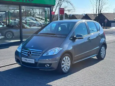 Gebraucht Mercedes A180 Avantgarde 116 PS (85 kW) 2012 Grau Kleinwagen