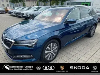 Gebraucht Skoda Superb Style 200 PS (147 kW) 2023 Lavablau metallic Kombi