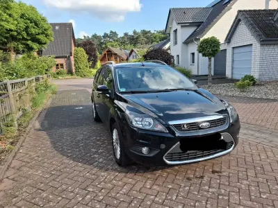 Gebraucht Ford Focus Titanium 125 PS (91 kW) 2009 Schwarz Limousine