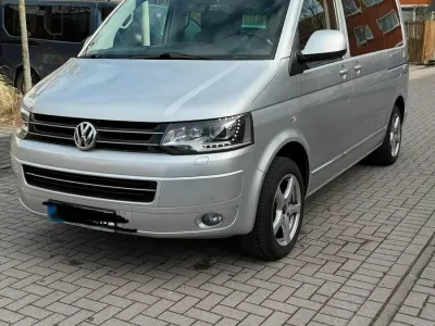 Gebraucht VW Multivan Highline 179 PS (131 kW) 2012 Silber Van / Kleinbus