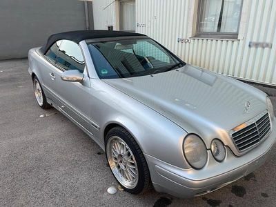 Usata Mercedes CLK200 163 CV (119 kW) 2000 Argento Cabrio