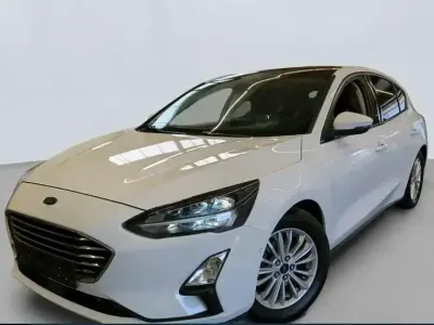 Gebraucht Ford Focus Titanium X 125 PS (91 kW) 2021 Frostweiß Limousine
