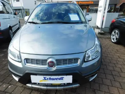 Gebraucht Fiat Sedici Easy 120 PS (88 kW) 2014 Grau SUV