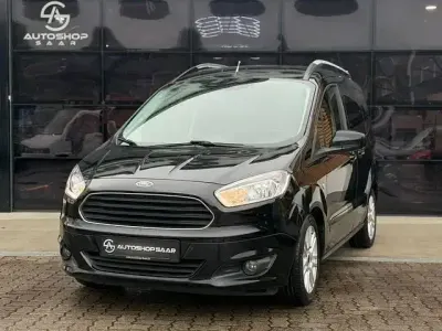 Usata Ford Tourneo Courier Titanium 101 CV (74 kW) 2017 Nero Monovolume