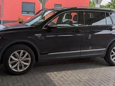 Gebraucht VW Tiguan Allspace Highline 150 PS (110 kW) 2020 Schwarz SUV