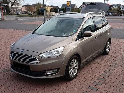 Gebraucht Ford Grand C-Max Titanium 150 PS (110 kW) 2019 Braun Van / Kleinbus