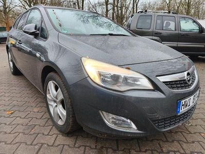 Gebraucht Opel Astra Design Edition 125 PS (91 kW) 2011 Grau Kombi