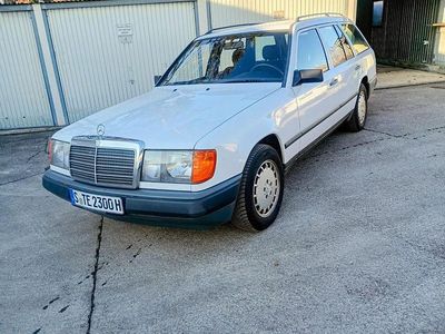 Gebraucht Mercedes E230 132 PS (97 kW) 1988 Weiß Limousine
