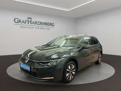 Gebraucht VW Golf VIII Move 110 PS (80 kW) 2024 Grau Limousine