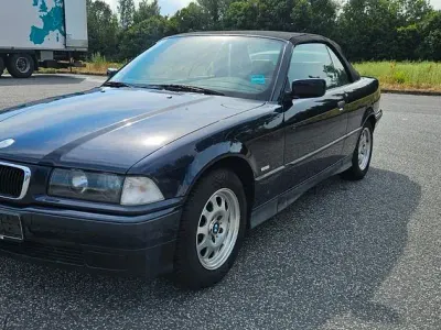 Gebraucht BMW 318 116 PS (85 kW) 2000 Blau Cabrio