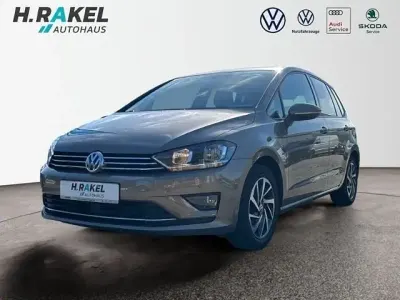Używany VW Golf VII Sound 116 KM (85 kW) 2017 Żółty Sedan/Limuzyna