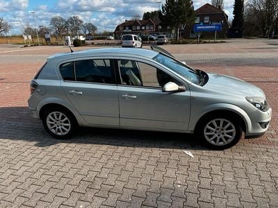 Gebraucht Opel Astra Innovation 116 PS (85 kW) 2009 Silber Limousine