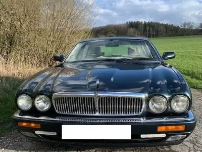 Second-hand Jaguar XJ Sovereign 241 CP (177 kW) 1996 Verde Berlinǎ