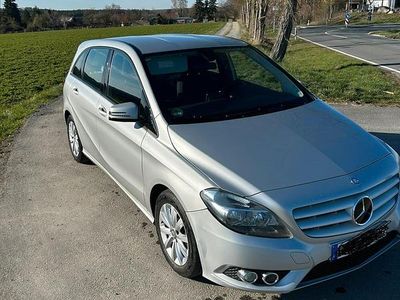 Usata Mercedes B200 136 CV (100 kW) 2012 Argento Monovolume