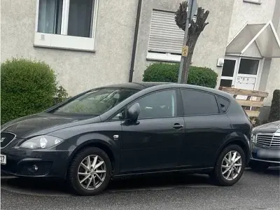 Gebraucht Seat Leon 105 PS (77 kW) 2011 Grau Kleinwagen
