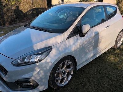 Grau Gebraucht 2019 Ford Fiesta ST Kleinwagen | 12.550 € (Fairer Preis)