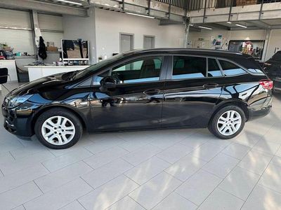 Gebraucht Opel Astra 122 PS (89 kW) 2021 Schwarz Kombi