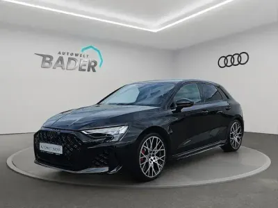 Gebraucht Audi RS3 Sportback Ambiente 400 PS (294 kW) 2025 Mythosschwarz metallic Kleinwagen
