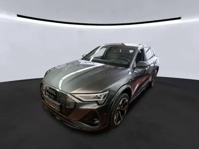 Usata Audi e-tron Ambiente 369 kW (503 CV) 2022 Grigio SUV