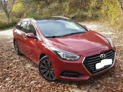 Second-hand Hyundai i40 Premium 141 CP (103 kW) 2017 Roșu Break