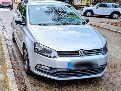 Gebraucht VW Polo Highline 75 PS (55 kW) 2015 Silber Kleinwagen