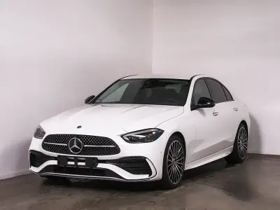 Gebraucht Mercedes C180 AMG 170 PS (125 kW) 2025 Unilack polarweiß Limousine