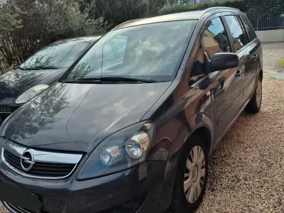 Usata Opel Zafira 150 CV (110 kW) 2012 Blu Monovolume
