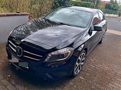 Second-hand Mercedes A180 122 CP (89 kW) 2014 Negru Berlinǎ