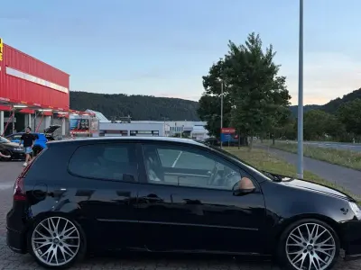 Gebraucht VW Golf V 105 PS (77 kW) 2005 Schwarz Kleinwagen