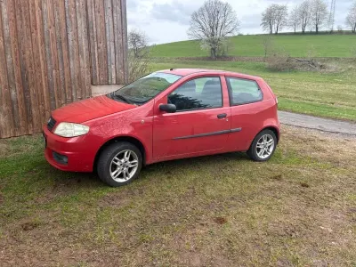 Gebraucht Fiat Punto Dynamic 60 PS (44 kW) 2004 Rot Kleinwagen
