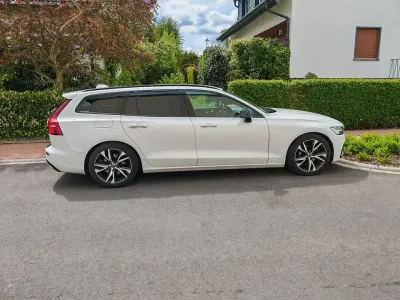 Gebraucht Volvo V60 R-Design 150 PS (110 kW) 2019 Weiß Kombi