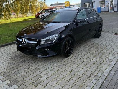 Schwarz Gebraucht 2015 Mercedes CLA200 Shooting Brake Kombi | 17.500 € (Fairer Preis)