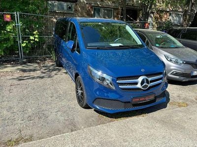 Gebraucht Mercedes V220 163 PS (119 kW) 2019 Blau Van / Kleinbus